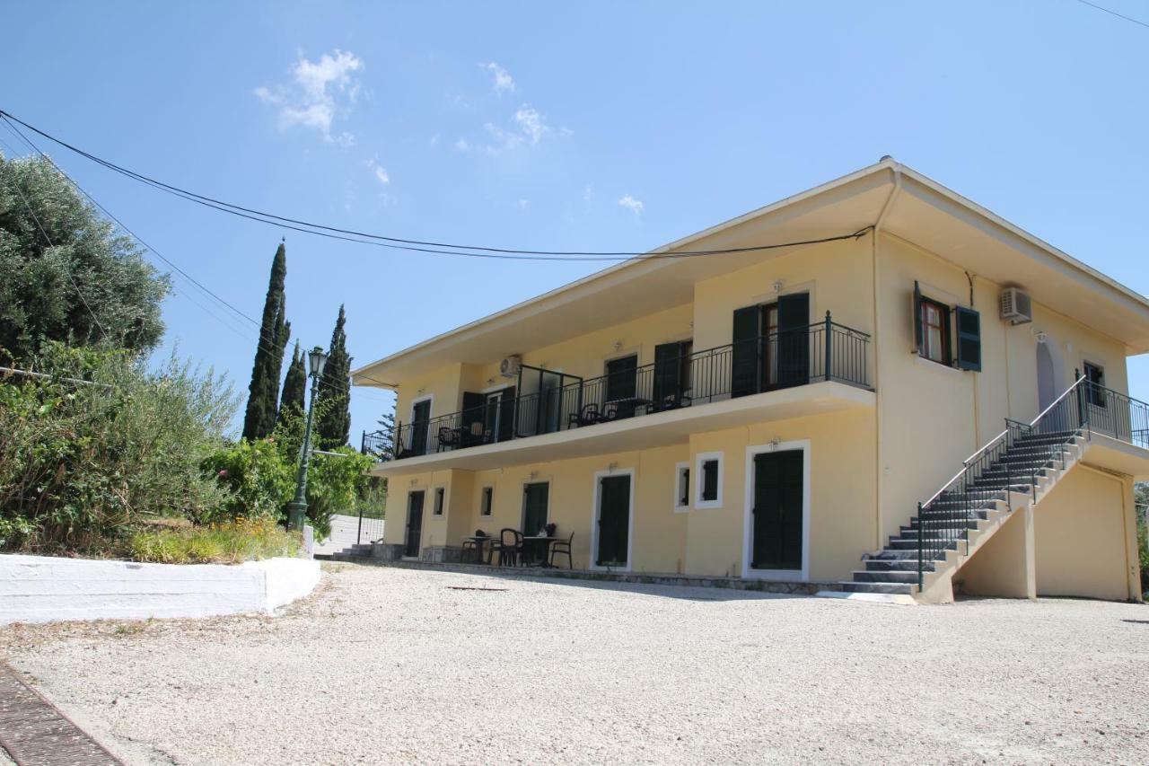 Elia Apartment Doukádes Екстериор снимка